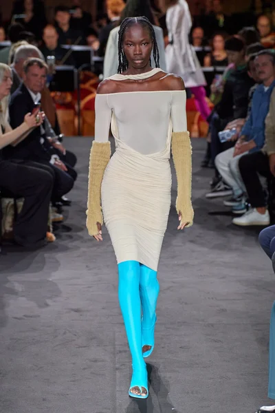 Look 26